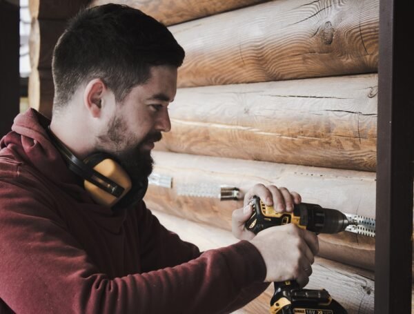 Popular Hand Tools Used in Construction Projects in the UAE