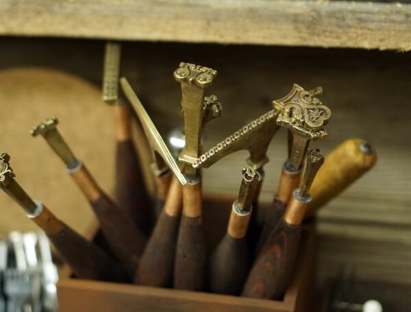 DIY Excellence with Byzas Tools: A Companion for Italian Enthusiasts