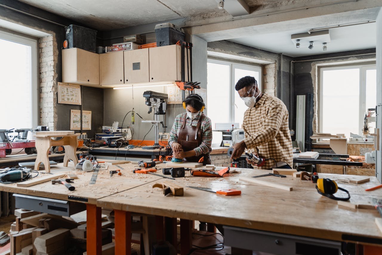 The Evolution of Hand Tools in the Digital Age: Embracing Technology for Precision and Efficiency