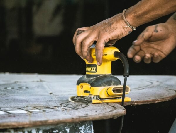 The Role of Lubricating Equipment in UAE’s Manufacturing Sector